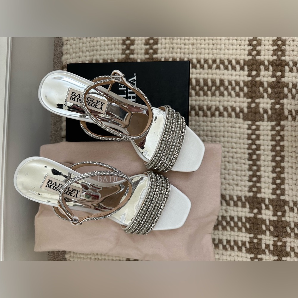 Badgely Mischka Collection (Kari Ankle strap Sandal)